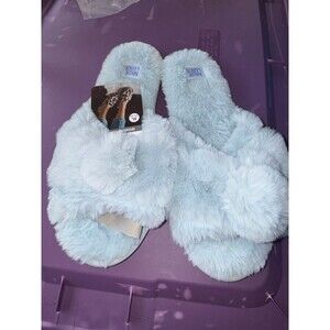 Musk Luks women’s powder blue, fuzzy slippers, size extra large 11 to 12